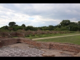 05037 ostia - regio i - insula xix - aula dei mensores (i,xix,3) - blick ri horrea dei mensores.jpg